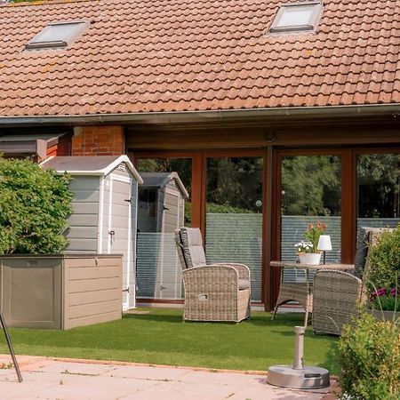 Kleines Ferienhaus Bei Greetsiel - Hunde Willkommen Krummhörn Exteriör bild