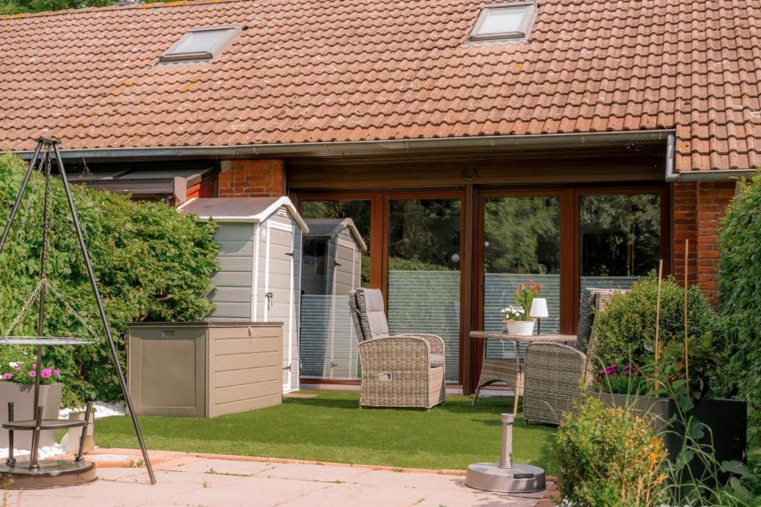 Kleines Ferienhaus Bei Greetsiel - Hunde Willkommen Krummhörn Exteriör bild