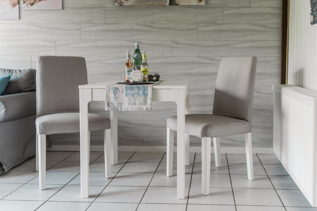 Kleines Ferienhaus Bei Greetsiel - Hunde Willkommen Krummhörn Exteriör bild